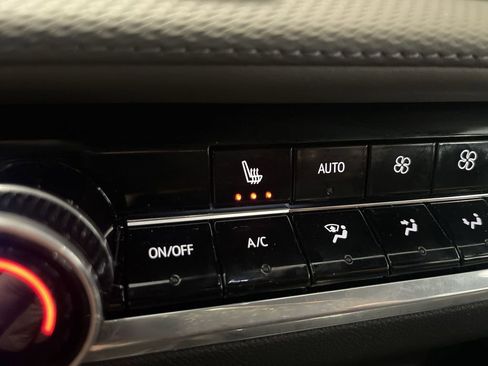 Used 2025 Chevrolet Equinox LT w/ Convenience Package II image 28