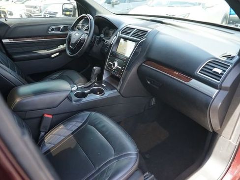 Certified 2019 Ford Explorer Platinum AWD/4WD image 20