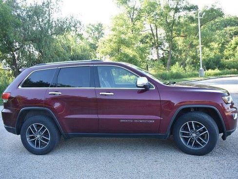 Used 2018 Jeep Grand Cherokee Limited AWD/4WD image 9