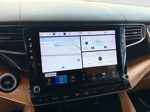 Used 2022 Jeep Grand Wagoneer Series III image 34