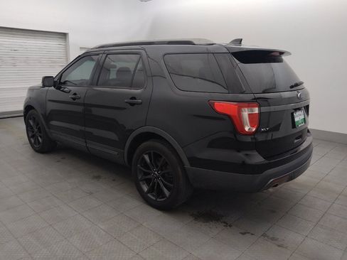 Used 2017 Ford Explorer XLT w/ Equipment Group 202A FWD image 3