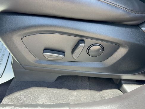 Certified 2022 Ford Explorer XLT w/ Equipment Group 202A RWD image 35