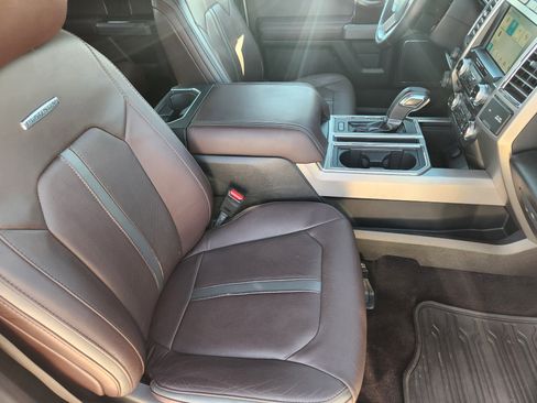 Used 2016 Ford F150 Platinum w/ Equipment Group 701A Luxury image 15