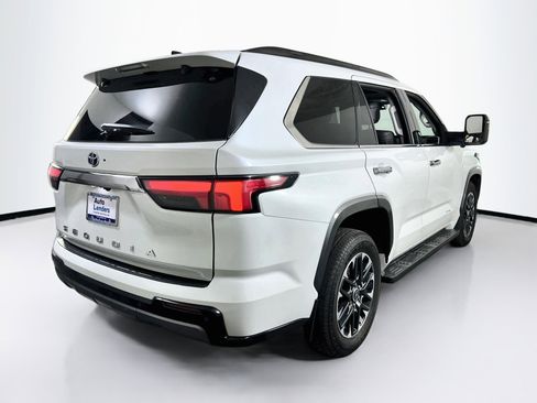 Used 2023 Toyota Sequoia Limited w/ Tow Technology Package AWD/4WD image 5