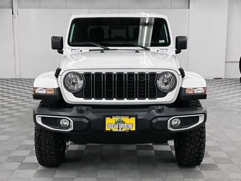 Used 2025 Jeep Gladiator Sport AWD/4WD image 4