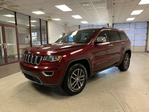 Used 2018 Jeep Grand Cherokee Limited RWD image 3