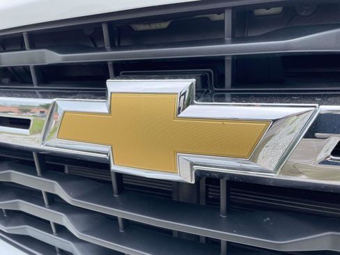 Used 2024 Chevrolet Silverado 2500 LT AWD/4WD image 5