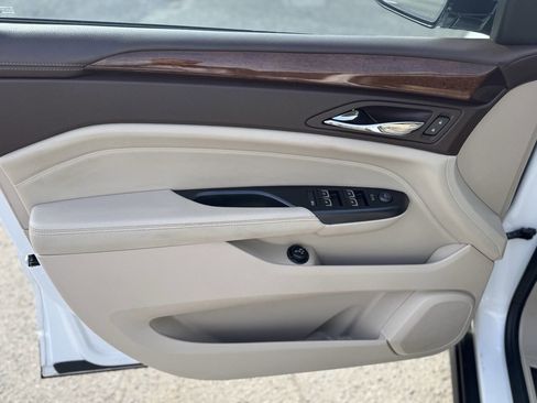 Used 2014 Cadillac SRX Luxury w/ Driver Awareness Package FWD image 8