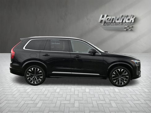 Used 2025 Volvo XC90 B6 Plus image 9