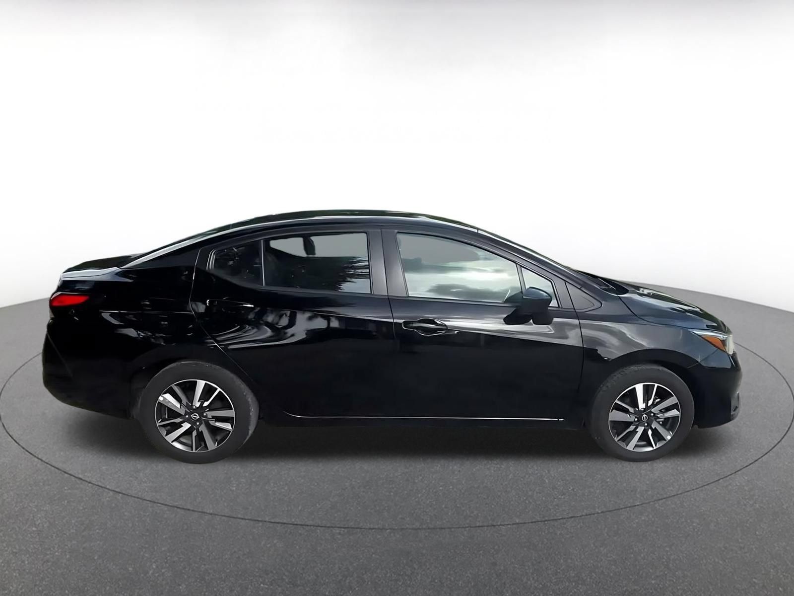 Used 2025 Nissan Versa SV FWD image 15