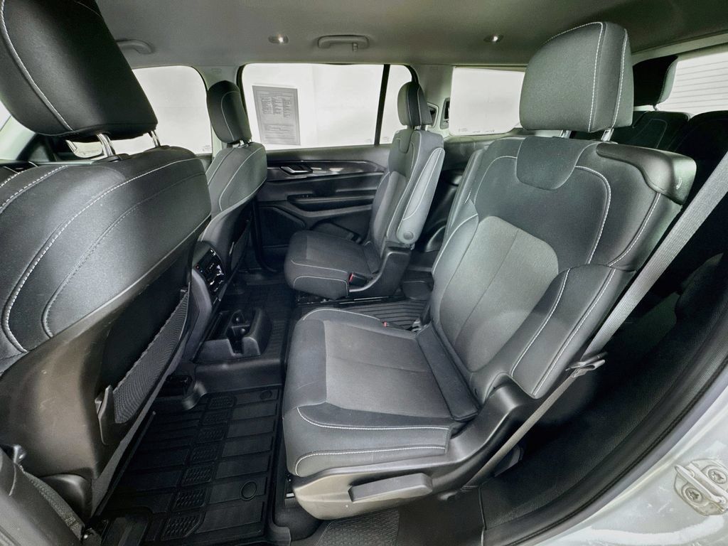 Certified 2023 Jeep Grand Cherokee L Laredo w/ Luxury Tech Group I AWD/4WD image 22