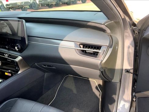 Used 2024 Lexus RX 500h F Sport w/ Convenience Package image 18