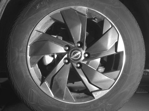 Used 2025 Nissan Rogue SV image 12