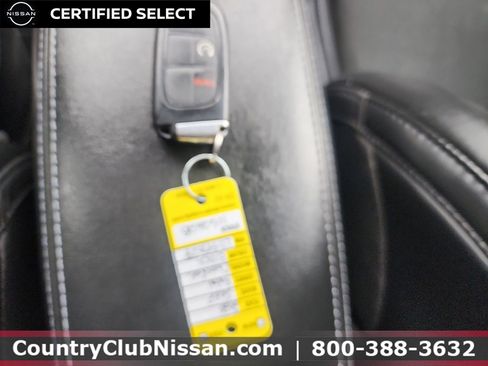 Used 2020 Jeep Cherokee Latitude Plus w/ Cold Weather Group AWD/4WD image 35