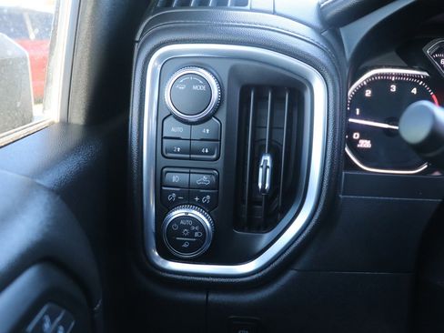 Used 2022 GMC Sierra 3500 SLT w/ SLT Premium Package image 12