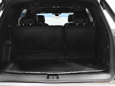 Used 2023 Chevrolet Traverse High Country w/ LPO, Floor Liner Package image 33