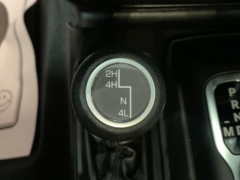 Used 2023 Jeep Wrangler Willys image 10