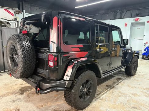 Used 2017 Jeep Wrangler Unlimited Sahara image 6