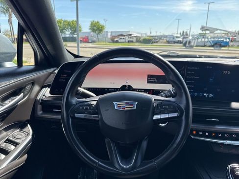 Used 2024 Cadillac XT4 Premium Luxury image 19