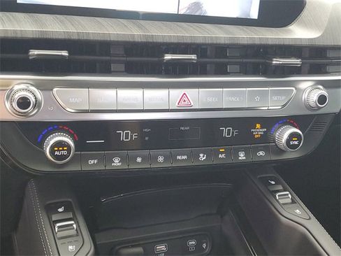 Used 2024 Kia Telluride SX image 30