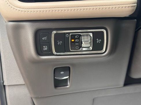 Used 2023 Lincoln Nautilus Reserve w/ Monochromatic Package image 16