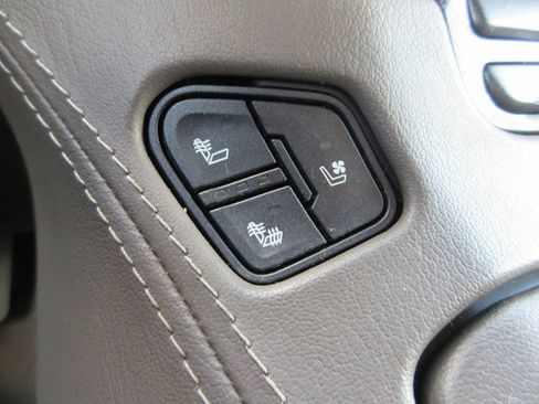 Used 2020 GMC Yukon XL Denali image 35