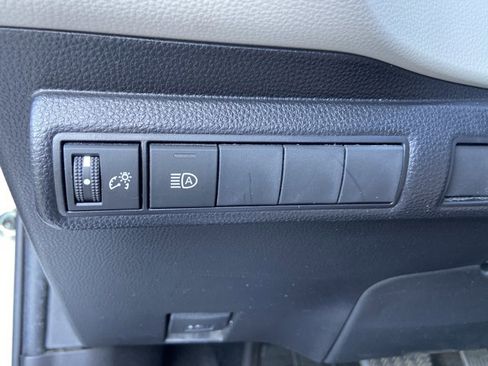 Used 2023 Toyota Corolla LE image 42