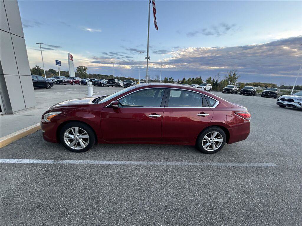 Used 2015 Nissan Altima 2.5 SV w/ Convenience Package FWD image 3