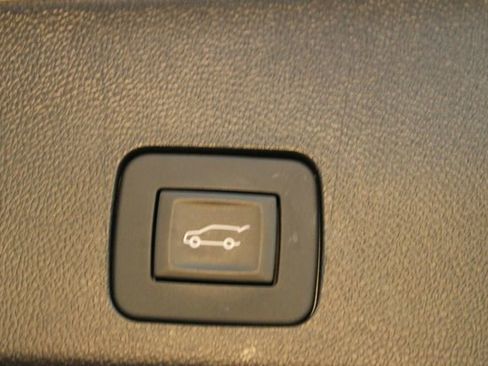 Used 2025 Buick Encore GX Avenir w/ Avenir Technology Package AWD/4WD image 17