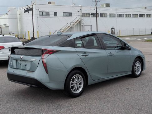 Used 2018 Toyota Prius Four w/ Advanced Technology Package FWD image 3