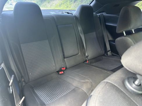 Used 2016 Dodge Challenger SXT RWD image 20