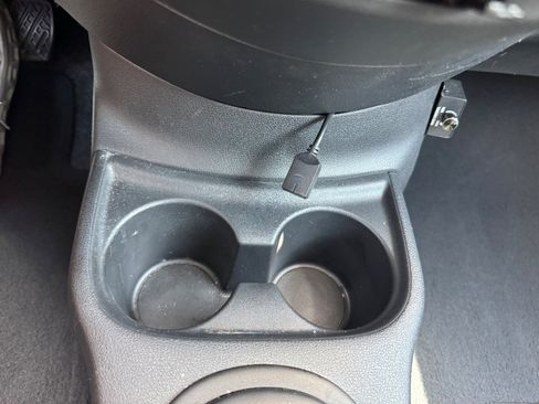 Used 2015 Nissan Versa S FWD image 12