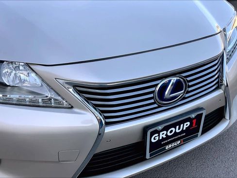 Used 2013 Lexus ES 300h Hybrid w/ Luxury Pkg image 28