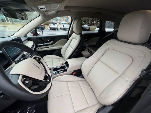 New 2026 Lincoln Corsair Premiere image 14