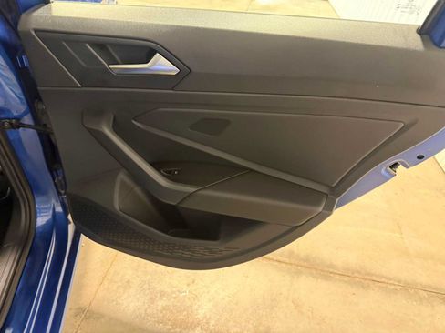 Certified 2024 Volkswagen Jetta SE w/ Panoramic Sunroof Package FWD image 27