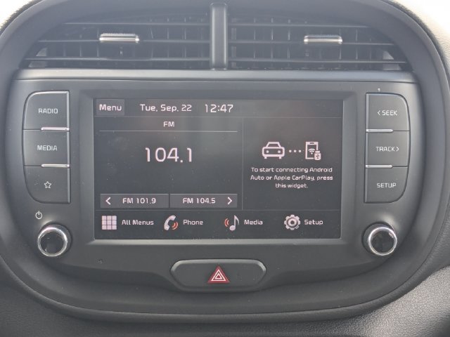 Used 2025 Kia Soul LX w/ LX Technology Package FWD image 17