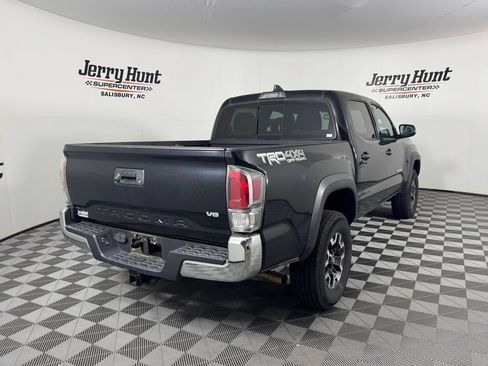 Used 2020 Toyota Tacoma TRD Off-Road AWD/4WD image 7