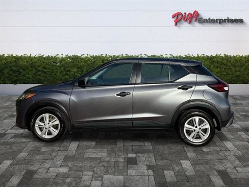 Used 2024 Nissan Kicks S image 2