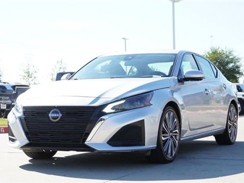 Used 2023 Nissan Altima 2.5 SL image 3