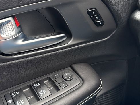 New 2026 Chrysler Pacifica Select image 17