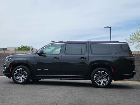 Used 2024 Jeep Wagoneer L Series II w/ Flexible Seating Group image 6