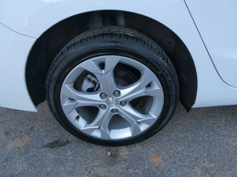 Used 2017 Chevrolet Cruze Premier image 31