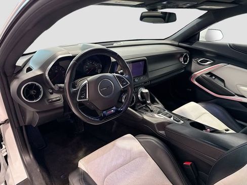 Used 2016 Chevrolet Camaro SS image 10