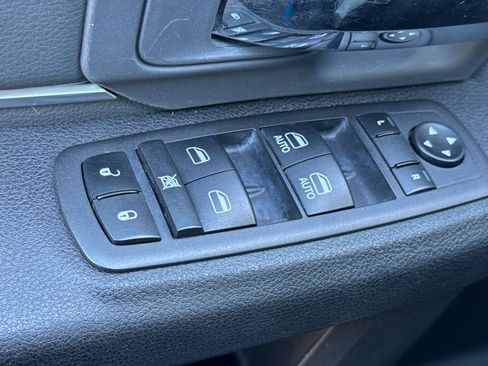 Used 2022 RAM 1500 Classic SLT image 11