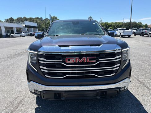 Used 2023 GMC Sierra 1500 SLT w/ SLT Premium Package AWD/4WD image 3