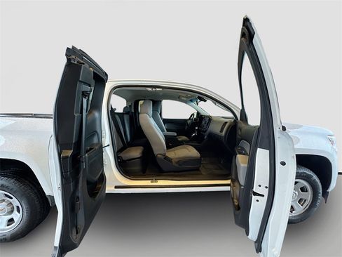 Used 2022 Chevrolet Colorado W/T image 24