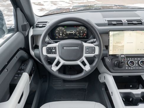 New 2026 Land Rover Defender 110 X-Dynamic SE image 12