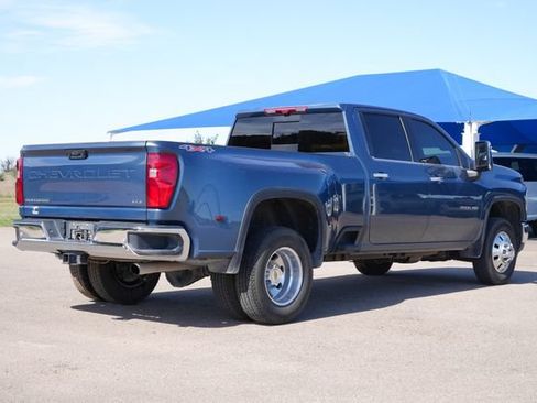 Used 2025 Chevrolet Silverado 3500 LTZ w/ LTZ Convenience Package AWD/4WD image 3