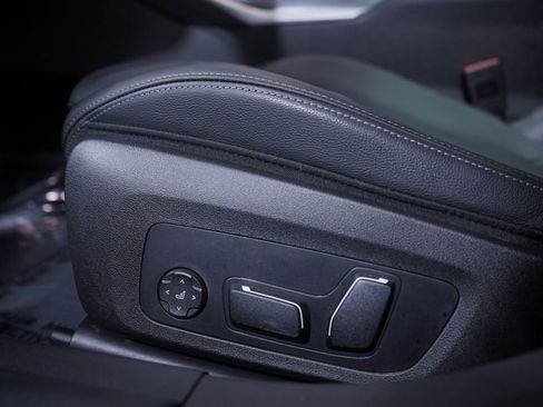 Used 2025 BMW M340i image 18