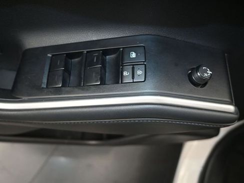 Used 2022 Toyota Highlander XLE image 8